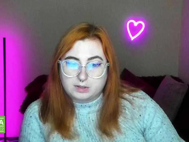 Offline Aliciaredluv on BongaCams