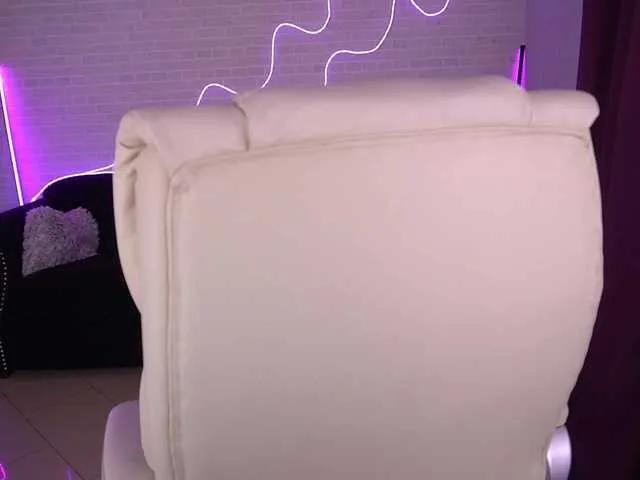 Offline AlishaMalinka on BongaCams