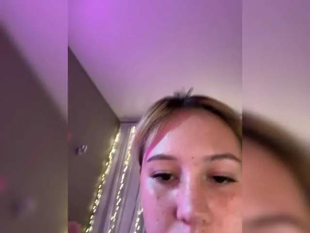 BongaCams AmyGlad is Freechat AmyGlad — Laughter, chocolate and generous people with good energy.
When someone really listens, not just watches.
When the chat is live, and everyone feels part of the flow.