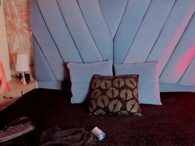 Offline angel-red on BongaCams