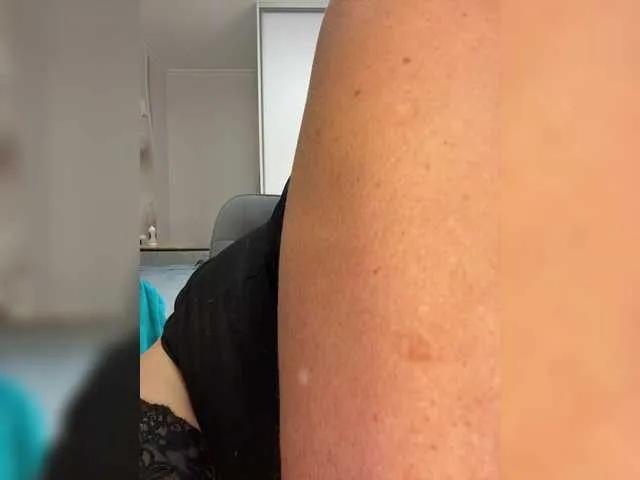 Offline anyuta1212 on BongaCams