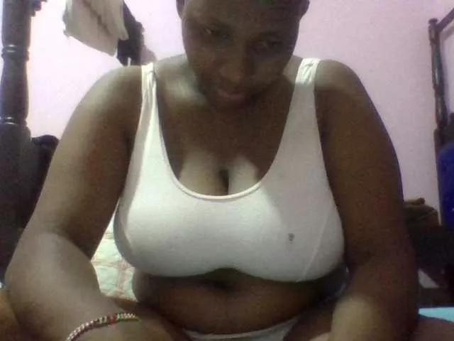 Freechat bigtits-girl on BongaCams