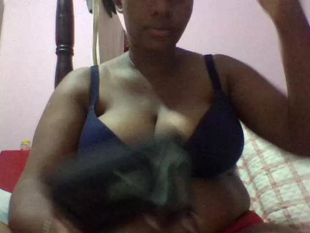 Freechat bigtits-girl on BongaCams