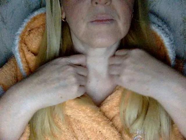 Offline BlondyVio on BongaCams