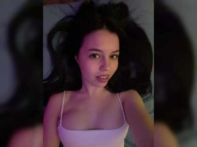 Freechat Businkaa on BongaCams
