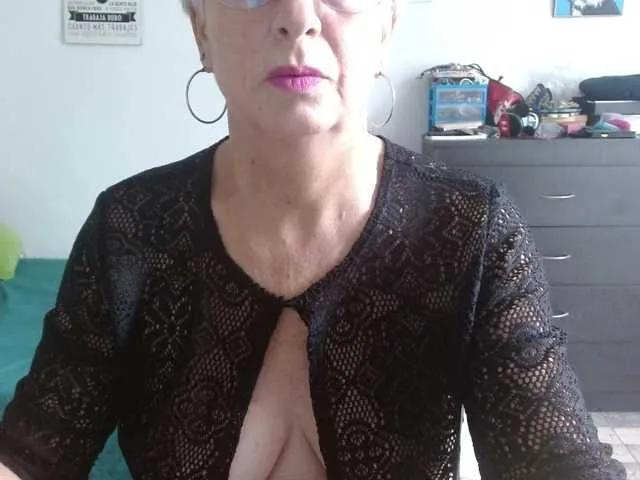 Offline canitas69 on BongaCams