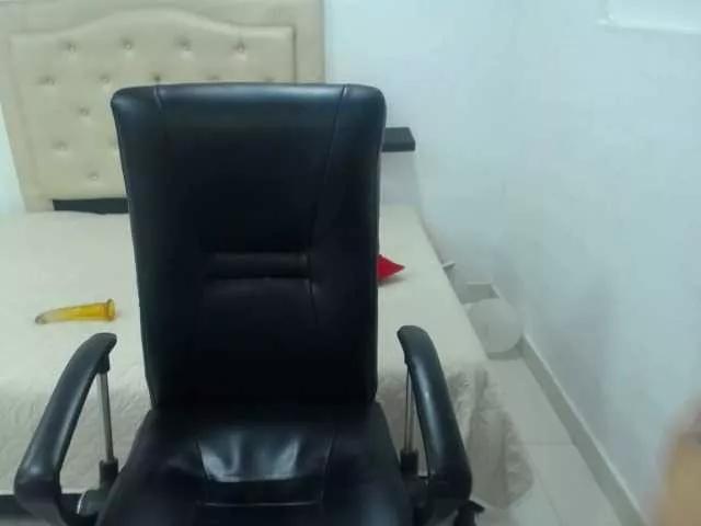 Offline Charlotte-xoxo on BongaCams