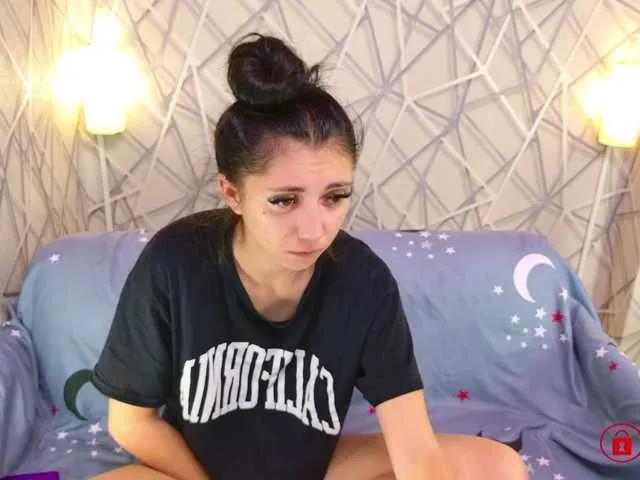 Offline CharmingLIA on BongaCams