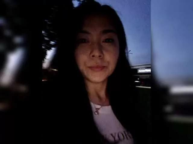 dasha922 on BongaCams