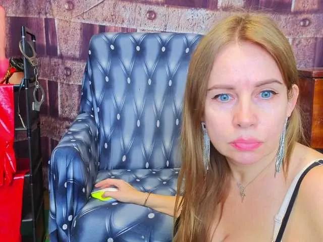 Offline deluxekinky on BongaCams