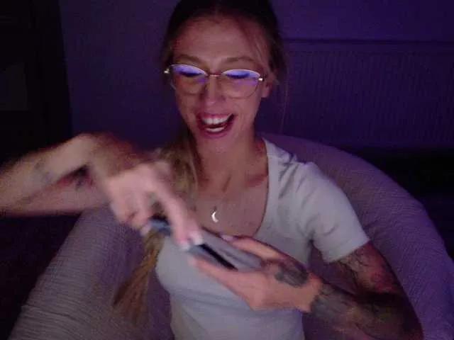 Freechat DiddySweet1 on BongaCams