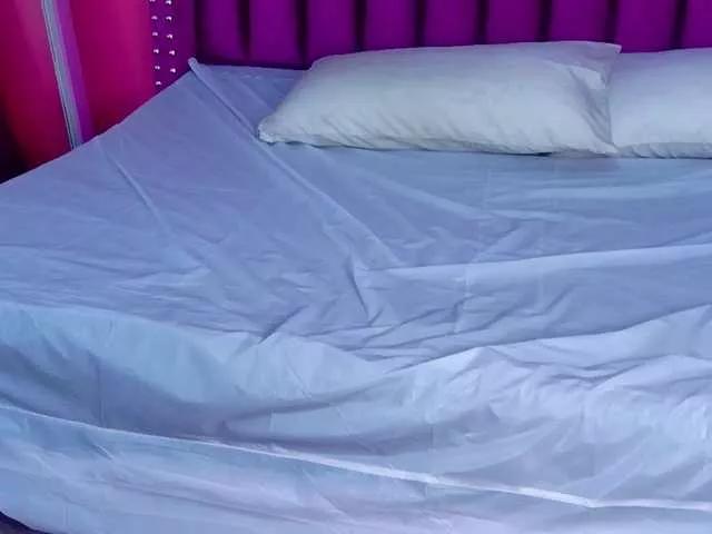 Freechat drooling4daddy on BongaCams