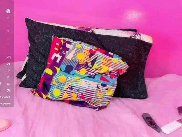 Freechat drooling4daddy on BongaCams