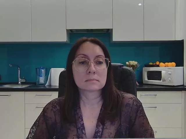 dulcesiomar8 on BongaCams