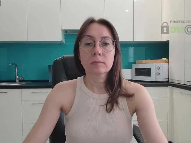 dulcesiomar8 on BongaCams