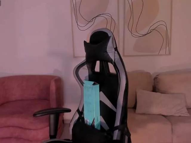 EllaClark — Grab me by the neck and I'll be yours while you fuck me or suck your fingers into my panties.
Gentlemen 
Be treated like a Queen 
Guys who care about me 
Be so pampered