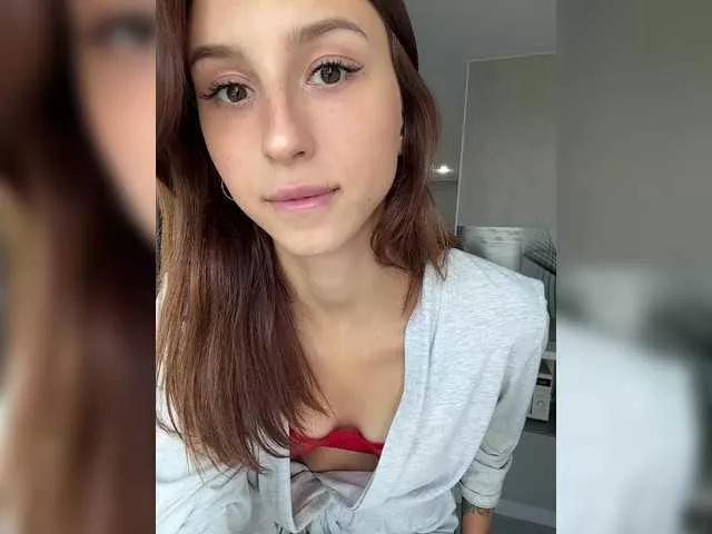 Offline EwaBrown on BongaCams