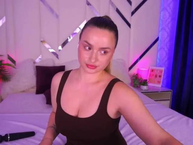 Freechat FloraGreys on BongaCams