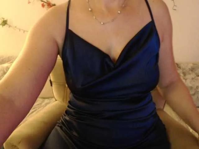 goodSnowQueen on BongaCams 
