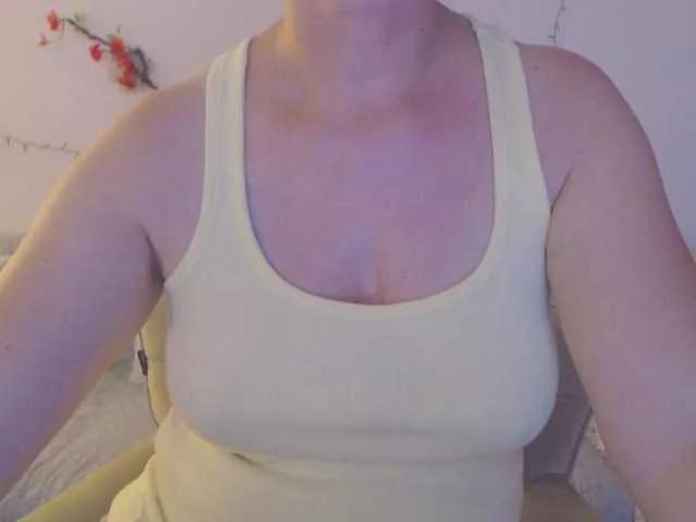 goodSnowQueen on BongaCams 