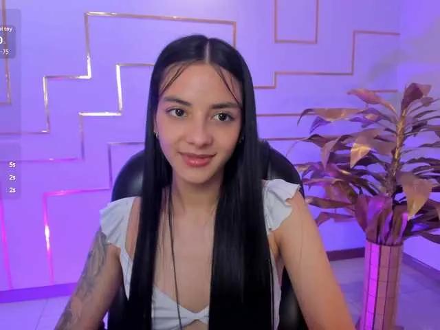 Offline HannahJames on BongaCams