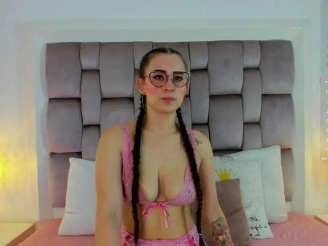 Freechat HarleyQueen666 on BongaCams