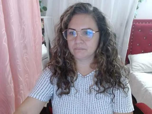 helenca1980 on BongaCams