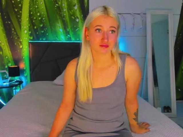 Freechat HollyTaillor on BongaCams