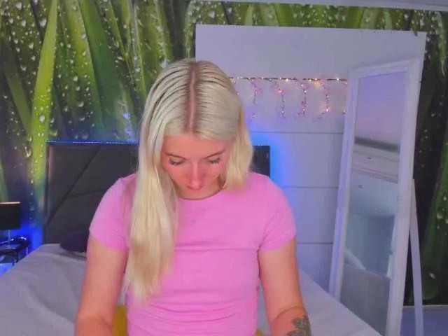 Freechat HollyTaillor on BongaCams