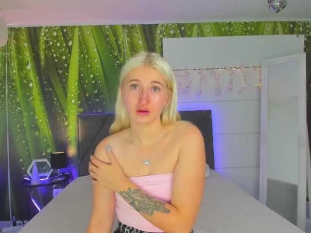 Freechat HollyTaillor on BongaCams