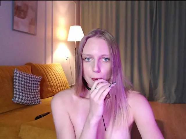 Freechat HotWillow on BongaCams