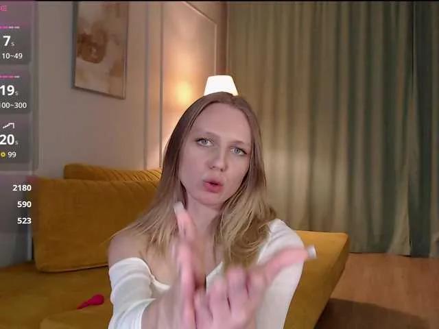 Freechat HotWillow on BongaCams