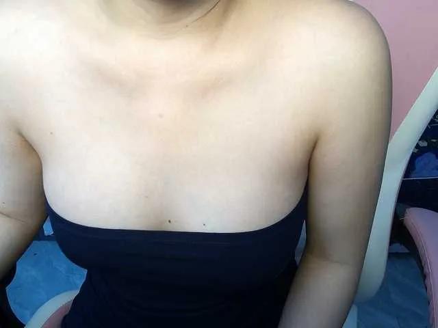 Julia98 on BongaCams