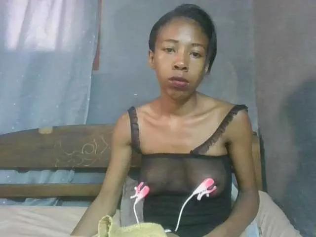 Offline karamel-sexy on BongaCams