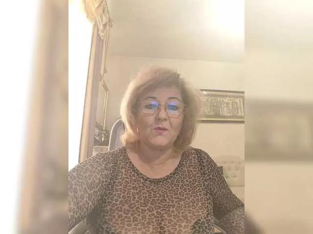 Offline KarinkaSweet on BongaCams