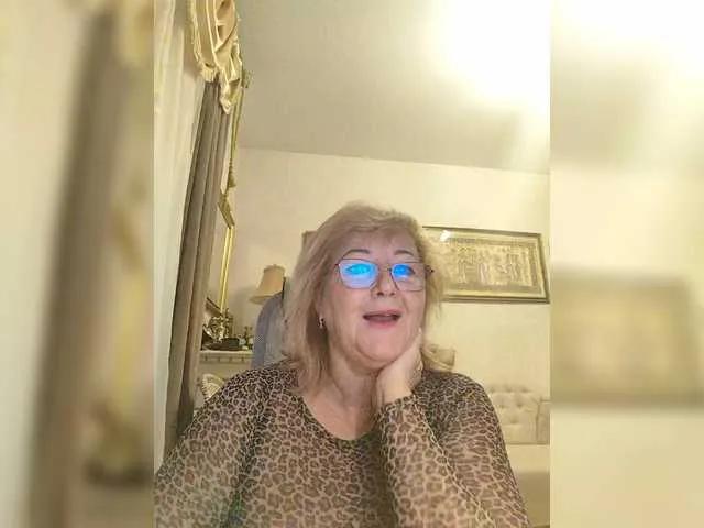 Offline KarinkaSweet on BongaCams