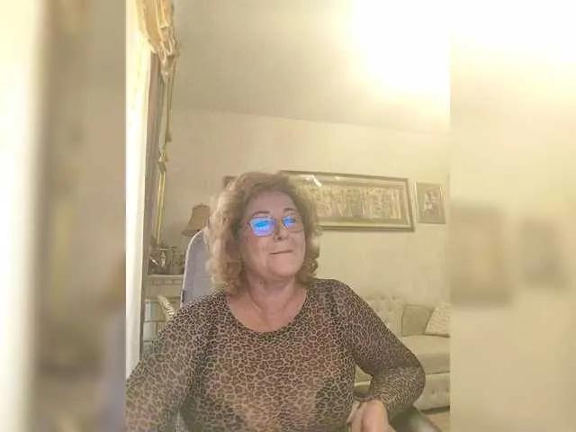 Offline KarinkaSweet on BongaCams