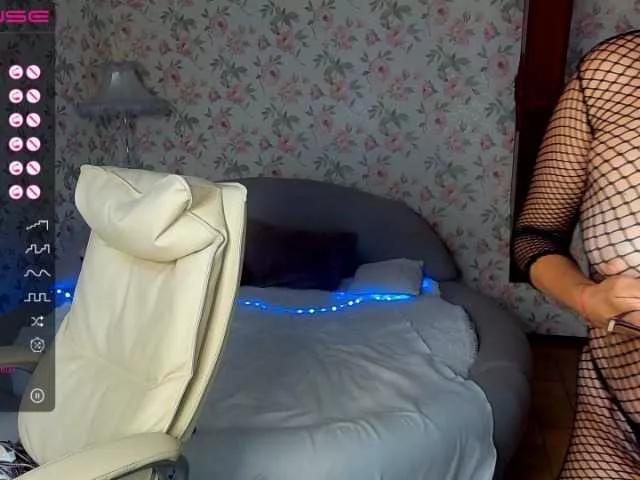 Offline KiraRoxx on BongaCams