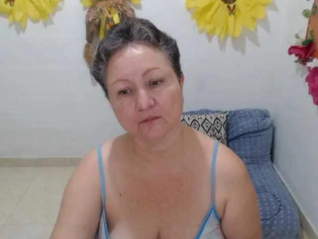 Offline LADYQUEEN520 on BongaCams