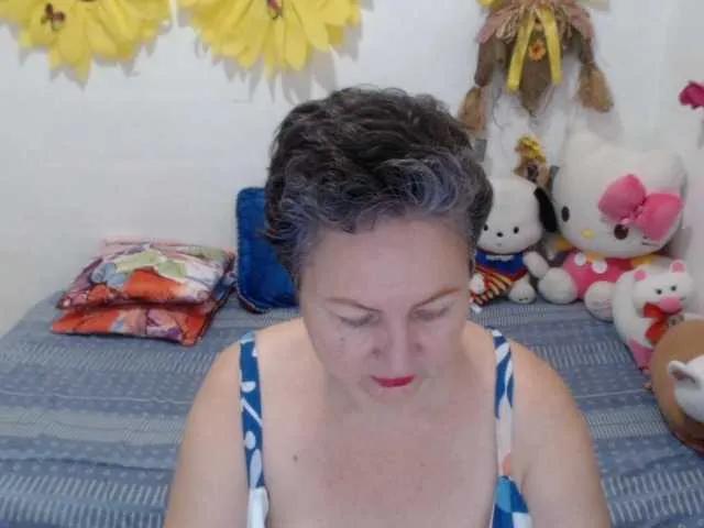 Offline LADYQUEEN520 on BongaCams