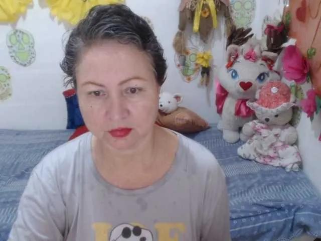 Offline LADYQUEEN520 on BongaCams