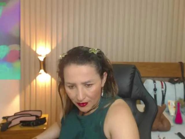 Offline luciana-ballesteros on BongaCams