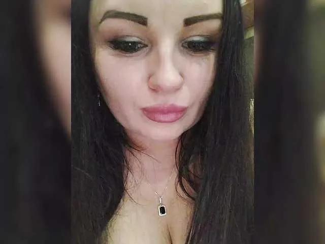 Offline Monica- on BongaCams