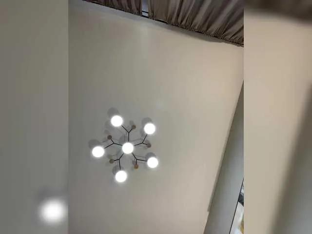 Freechat OlivkaVif on BongaCams