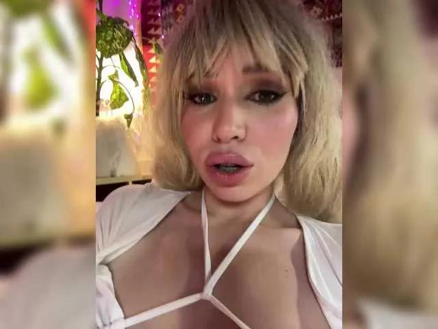 Offline PANTEONA- on BongaCams