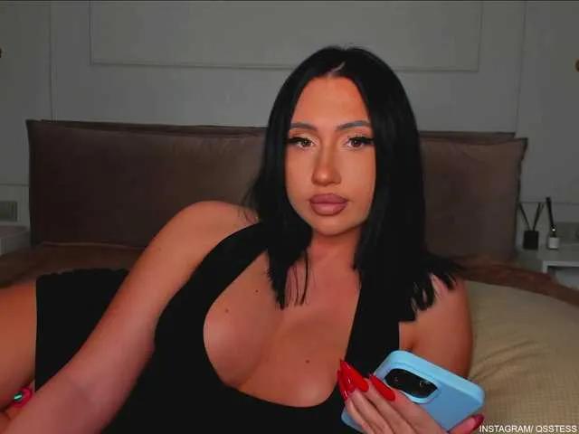 Freechat qsstess on BongaCams