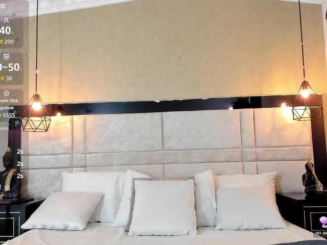 BongaCams RousseWalker is Freechat RousseWalker — I'm turned on by mystery, looks that hint more than they say, and slow play. Let them read me without rushing me... and awaken what I don't always show.