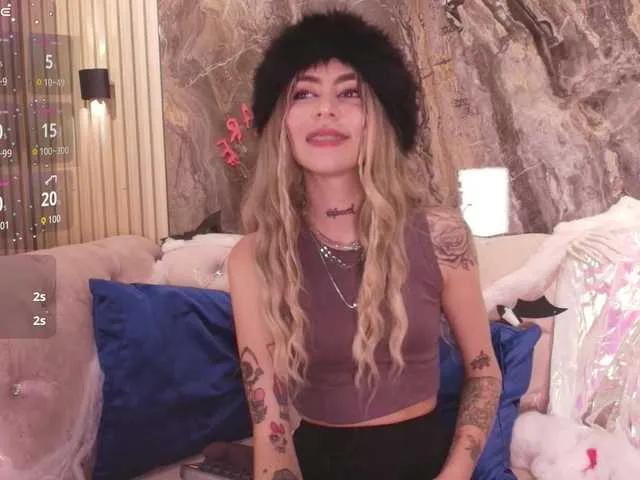 Offline Sabrinaa1 on BongaCams