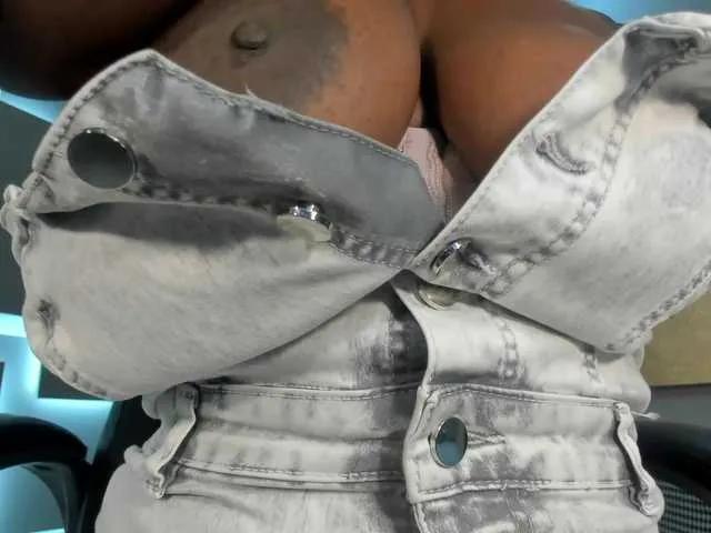 Freechat SavannahStorm on BongaCams