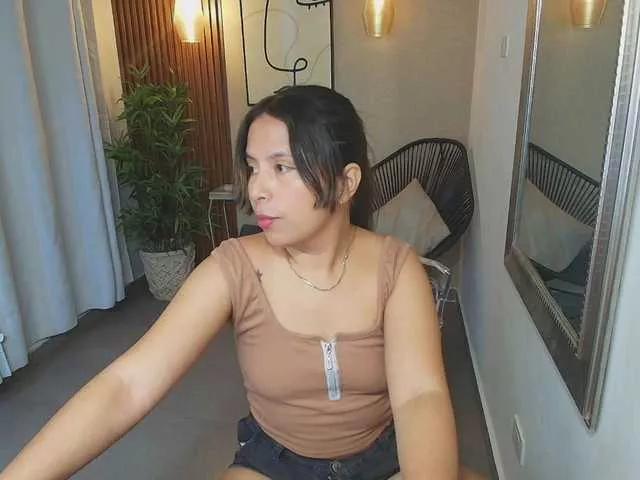 Freechat Sharlotte-Milk on BongaCams